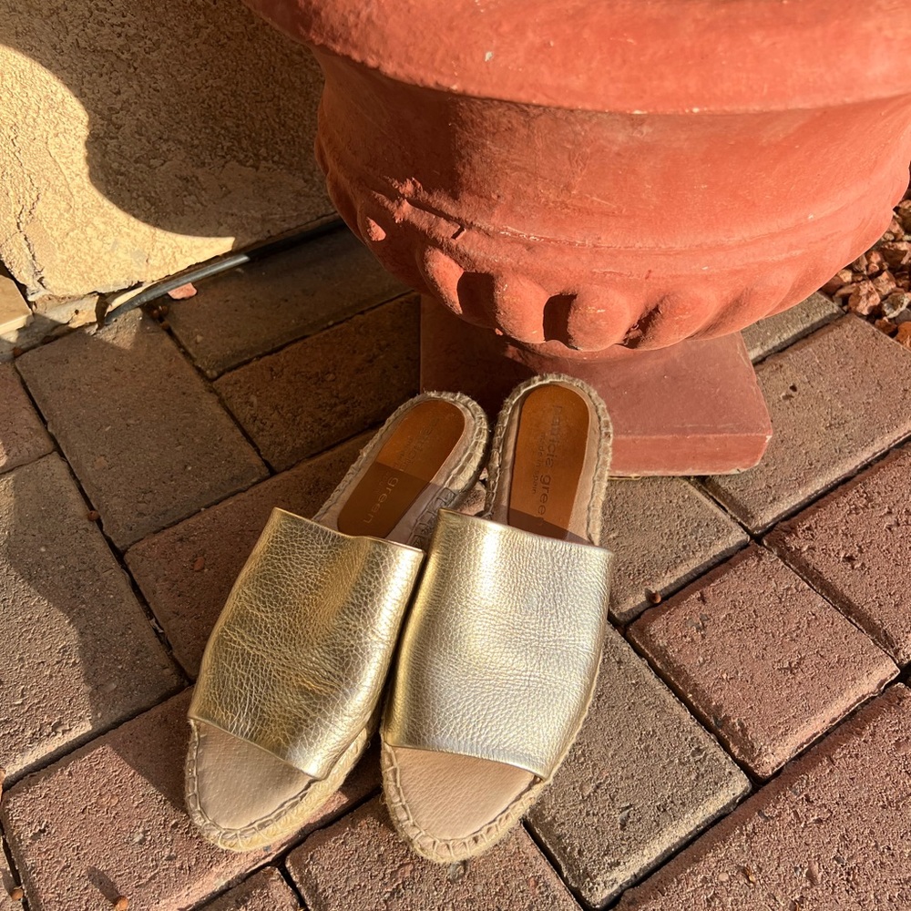 Patricia green made in Spain slides size 38 gold